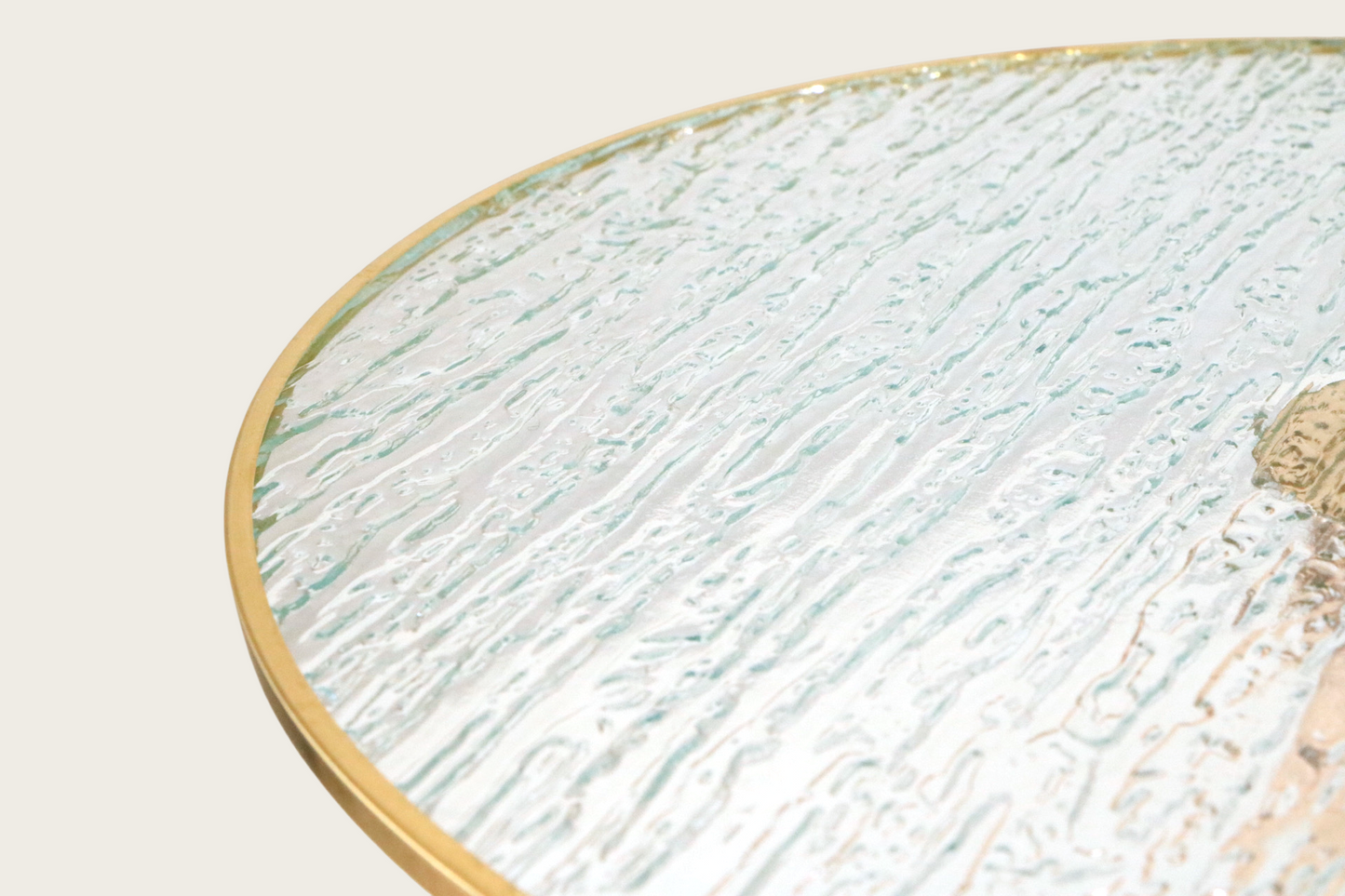 Elegant Glass-Top Pedestal Cake Stand